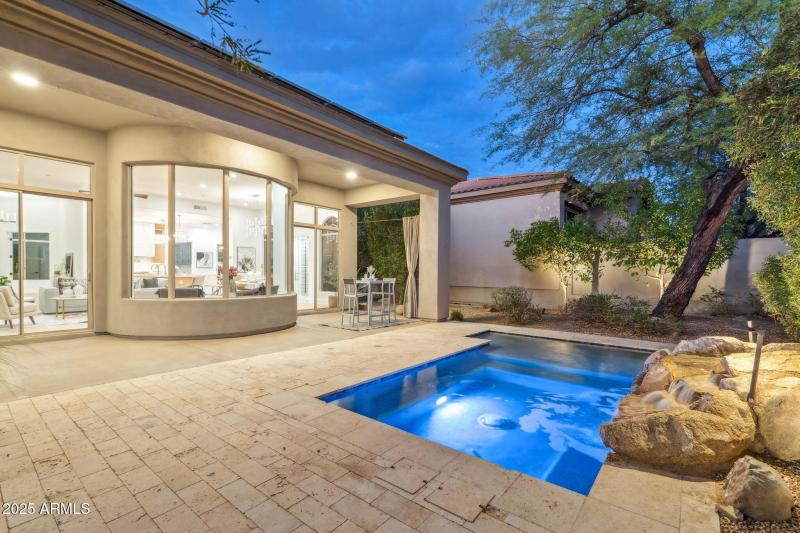 Sparkling Pool & Large Covered Patio