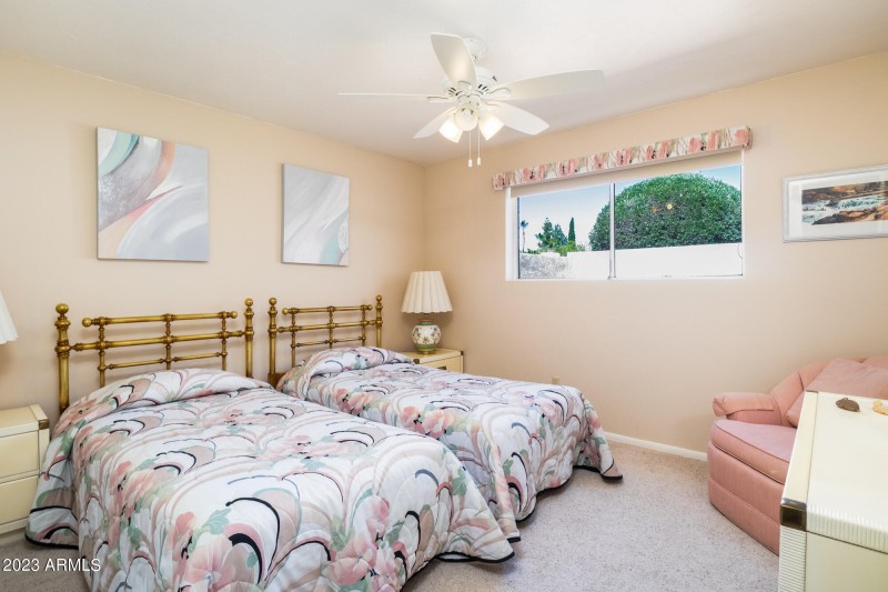 7270 E Loma Ln Guest Bed