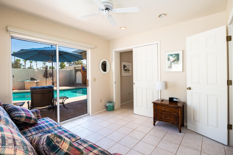 7270 E Loma Ln Guest Suite