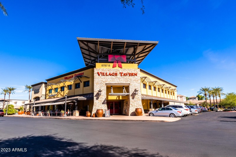 7270 E Loma Ln Village Tavern