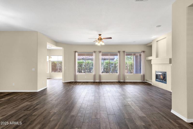 10-web-or-mls-4735-e-azalea-dr