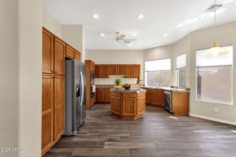 13-web-or-mls-4735-e-azalea-dr