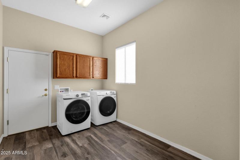 17-web-or-mls-4735-e-azalea-dr