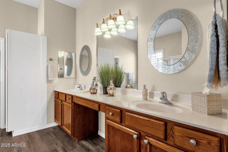 29-web-or-mls-4735-e-azalea-dr