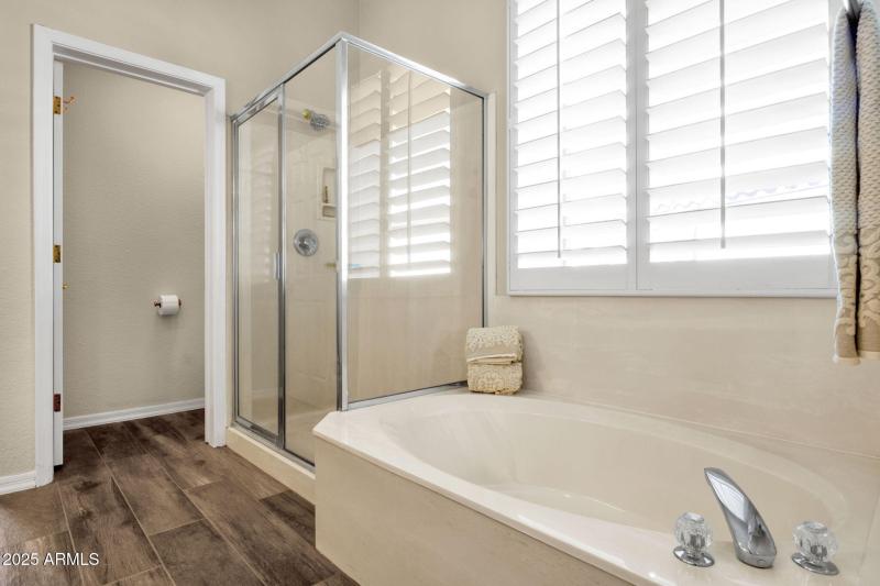 30-web-or-mls-4735-e-azalea-dr