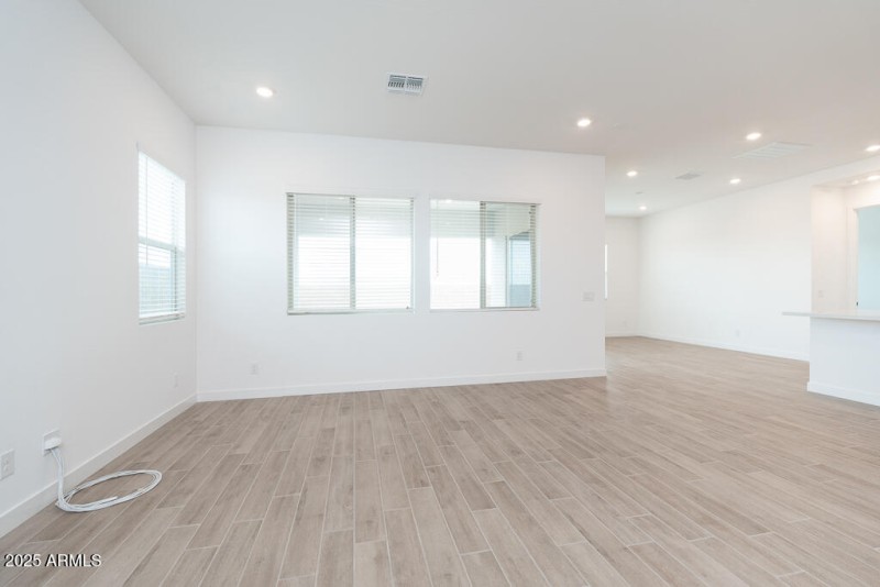 Tri Pointe Terraza 4 - Great Room-2MLS