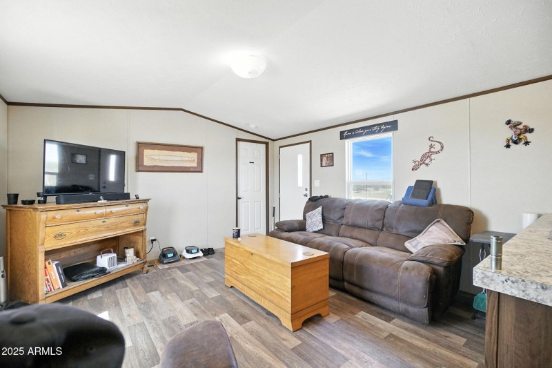 8-web-or-mls-_DSC2915 chris avery