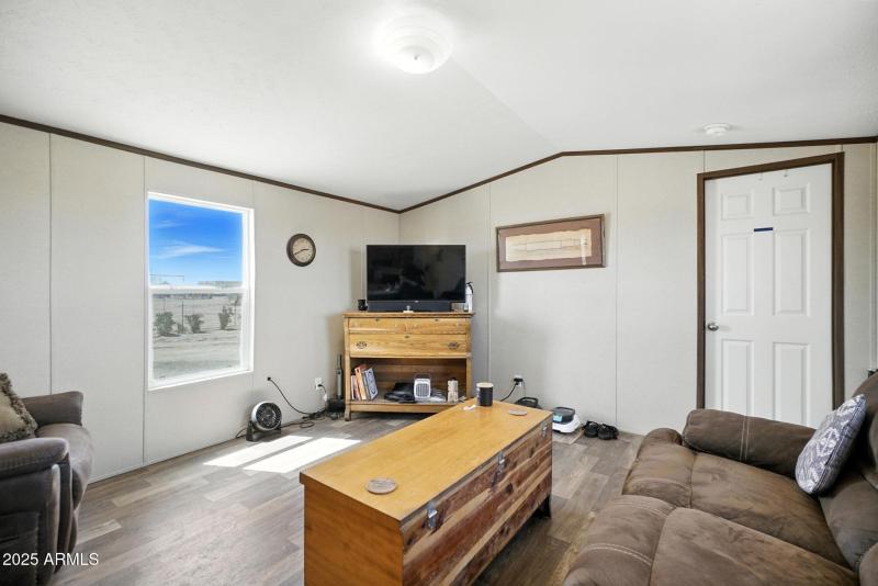 9-web-or-mls-_DSC2918 chris avery