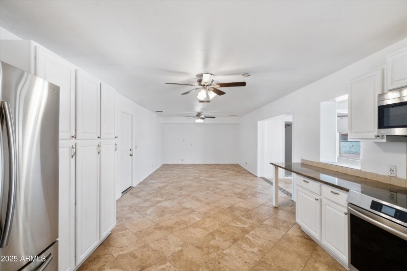 Kitchen to Family and Dining