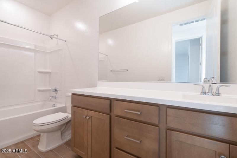 Tri Pointe Soleo 238 - Bath 3-1MLS