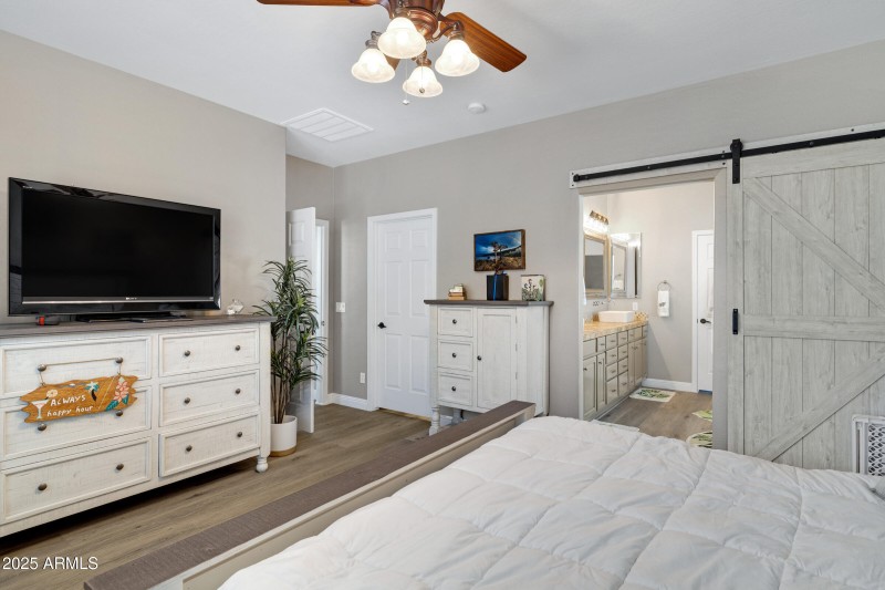 307 W Twin Peaks Pkwy-27