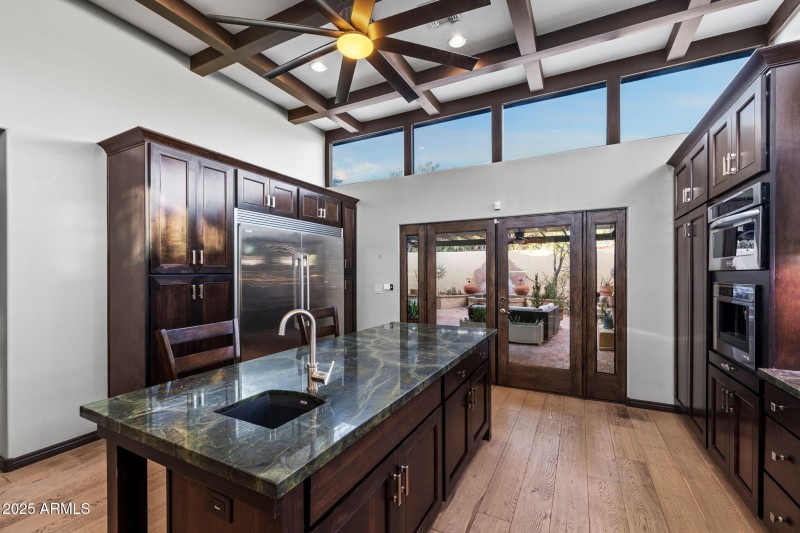 012_1522 E Northern Ave