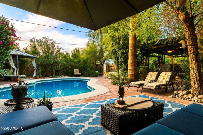 025_1522 E Northern Ave