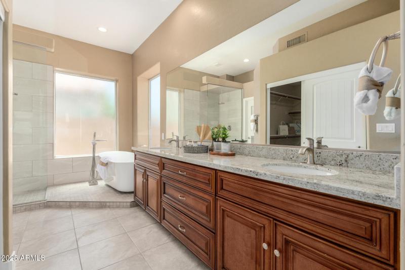Primary Bathroom w/Dual Sinks
