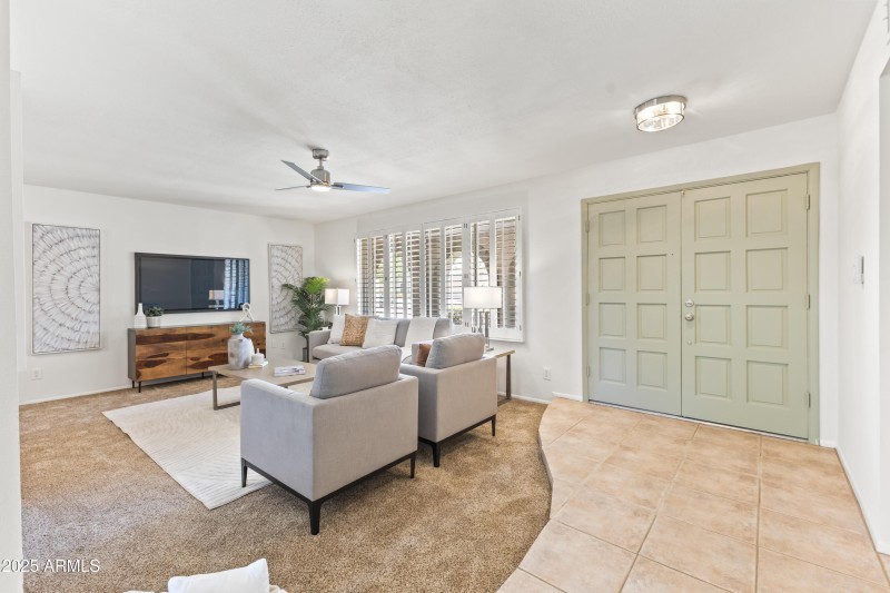 3740 E Mercer Ln-5