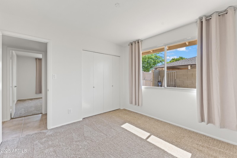 3740 E Mercer Ln-26