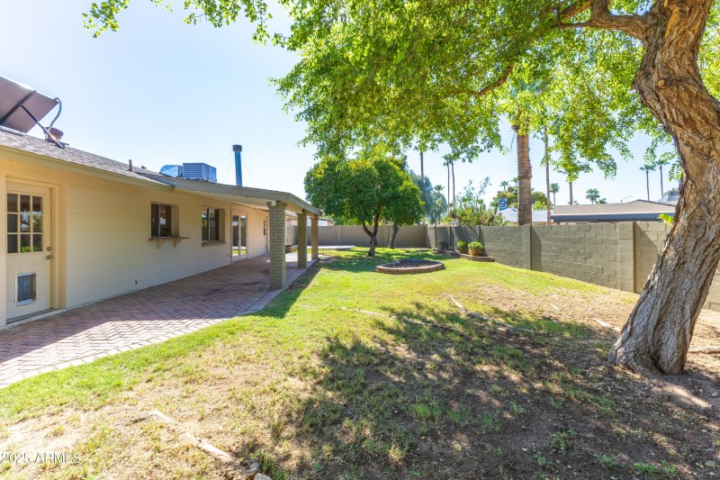 3740 E Mercer Ln-32