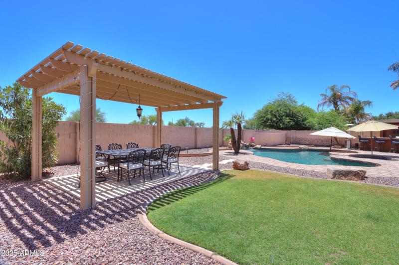 Expansive Backyard Retreat!