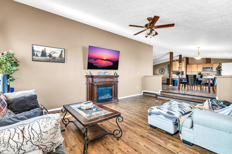 38145 W Palo Verde Dr-15