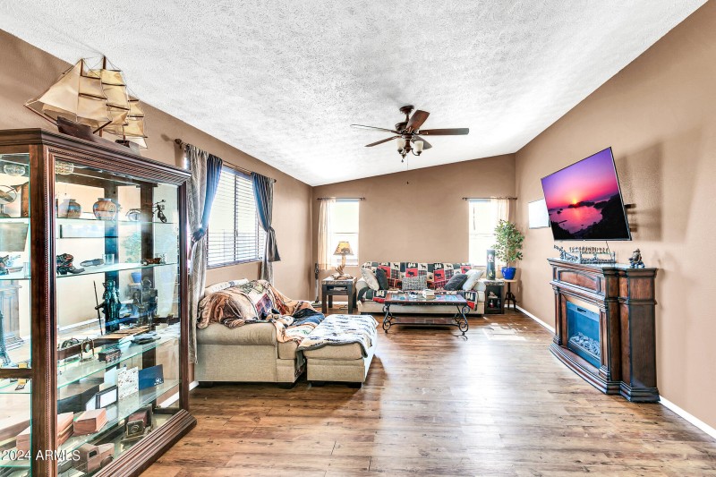 38145 W Palo Verde Dr-14