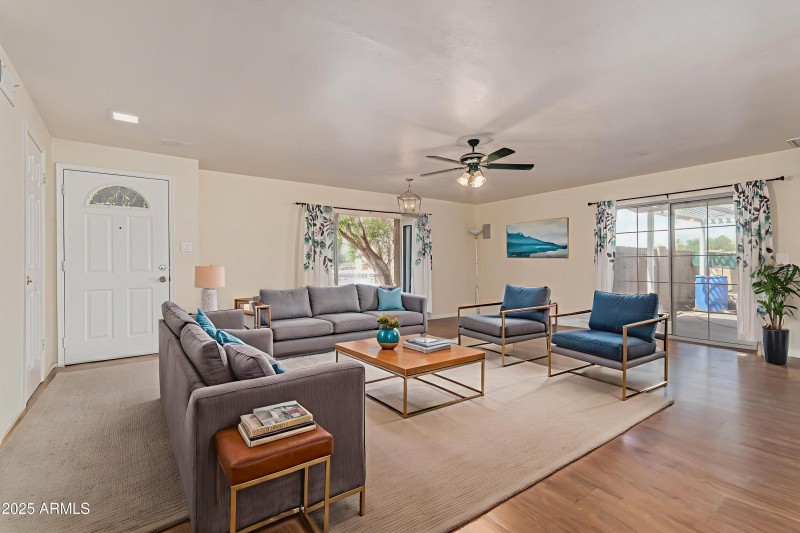 08-Concorda - Living Room - Modern - 5