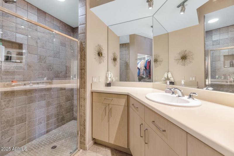 7301 E 3rd Ave-large-016-017-TOD4892-150