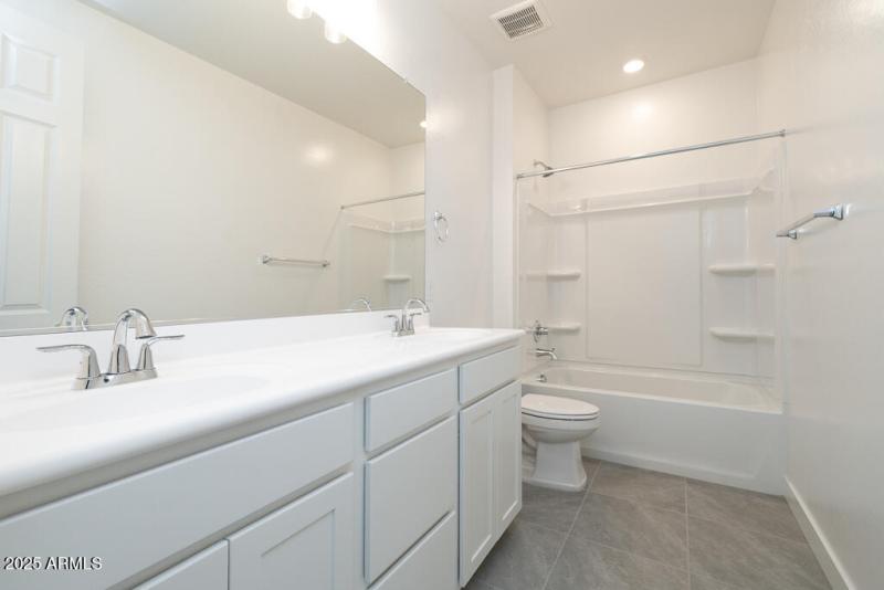 Tri Pointe Soleo 334 - Bath 2-1MLS