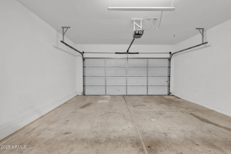 21-web-or-mls-15210 W Windward Ave Goody