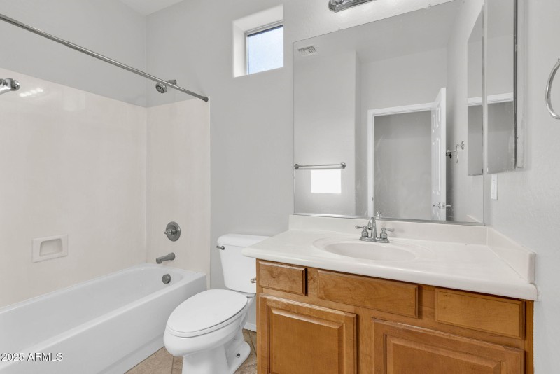 16-web-or-mls-15210 W Windward Ave Goody
