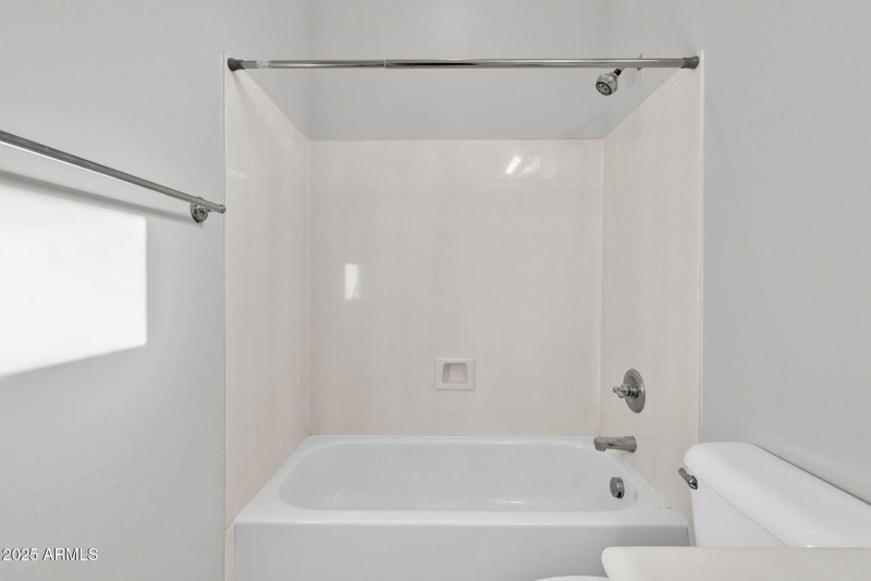 17-web-or-mls-15210 W Windward Ave Goody
