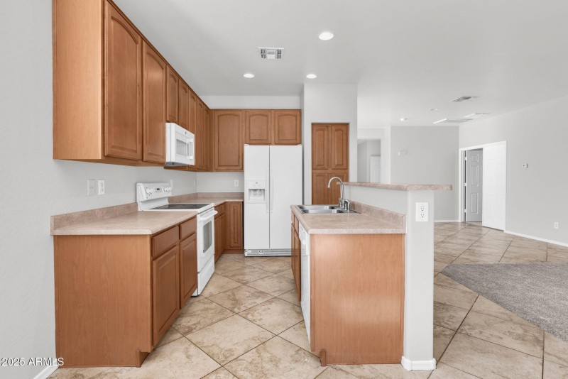 7-web-or-mls-15210 W Windward Ave Goodye