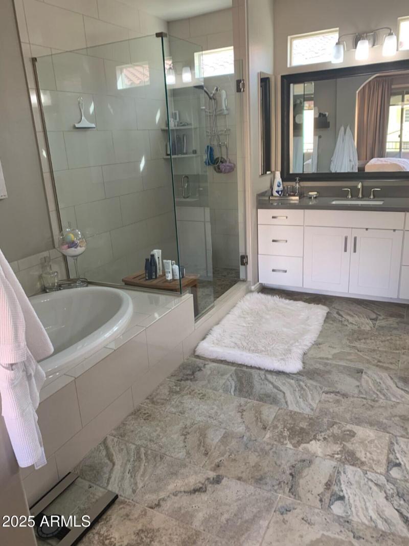 e05dfd39-588c-4c34-974a-b631620b9d24