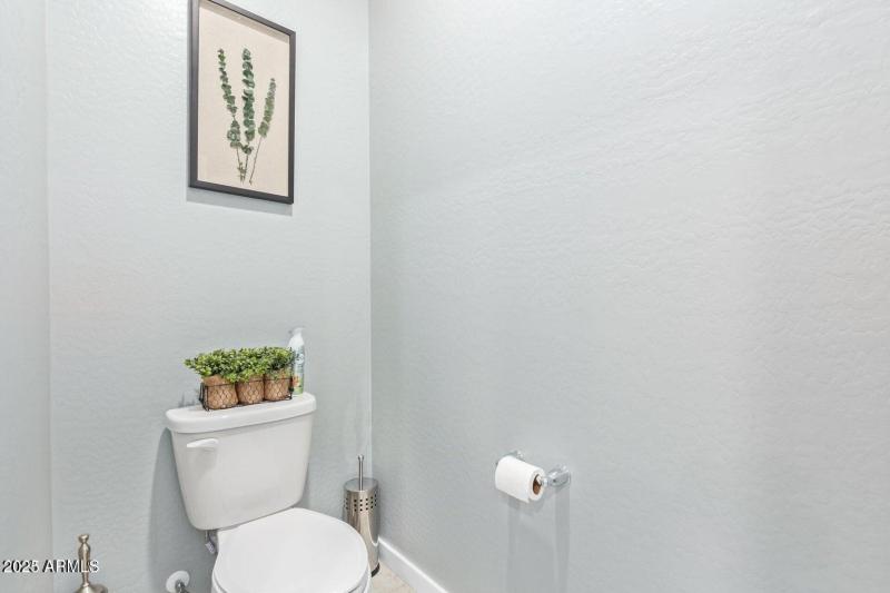 Primary Bathroom 003