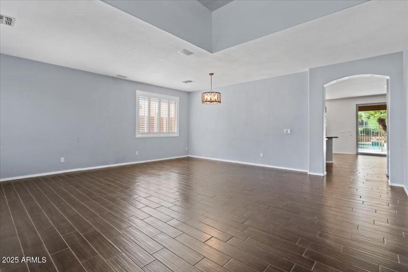 10-Formal Living and Dining