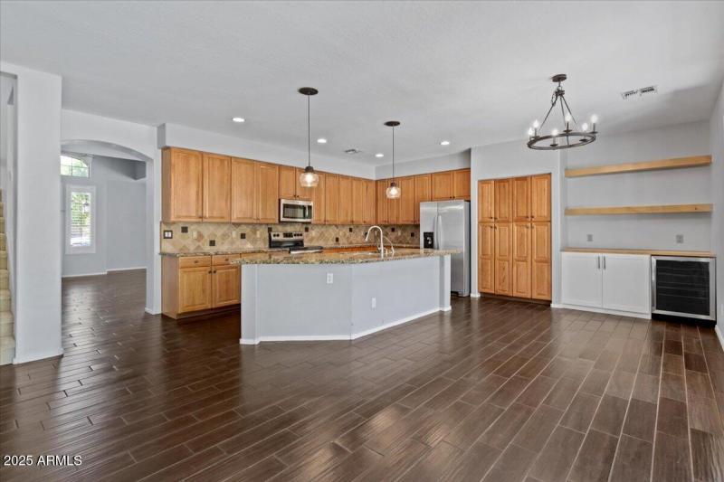 20-Dining and Kitchen