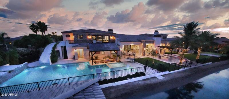 BackyardfromBoathse1