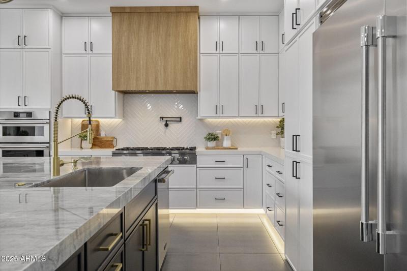 Modern Decorative Range Hood