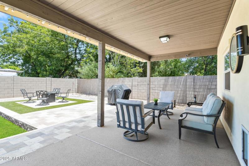 Arizona-style indoor/outdoor living