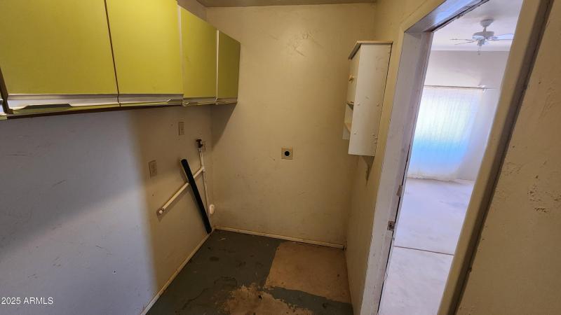 Garage Laundry Rm Hookups