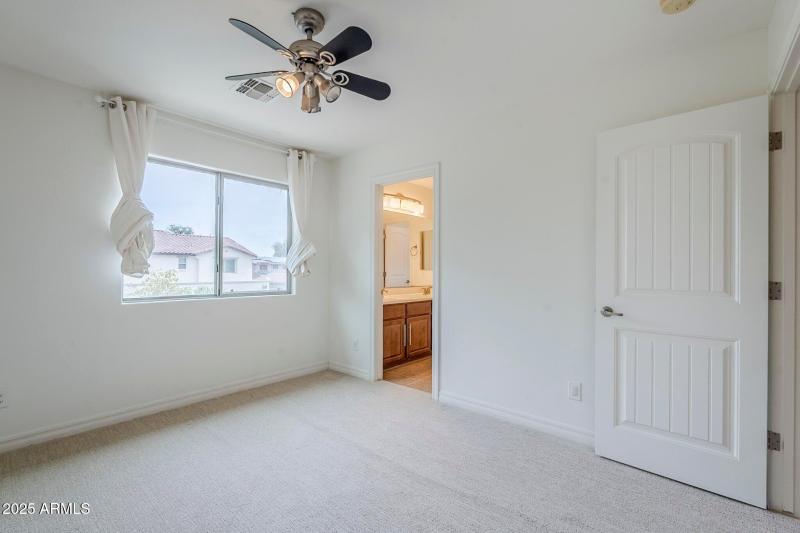 Bedroom 2 w/ Jack & Jill Bathroom