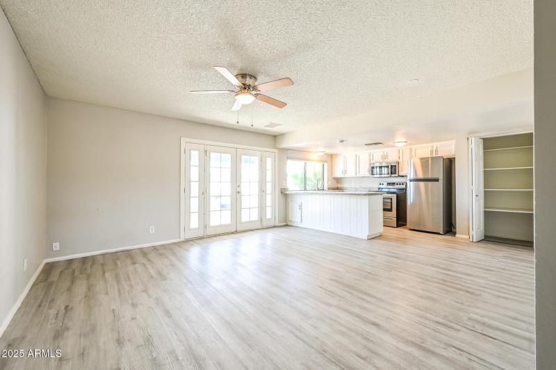 007-photo-dining-room-14680080