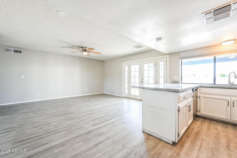 008-photo-dining-room-14680071