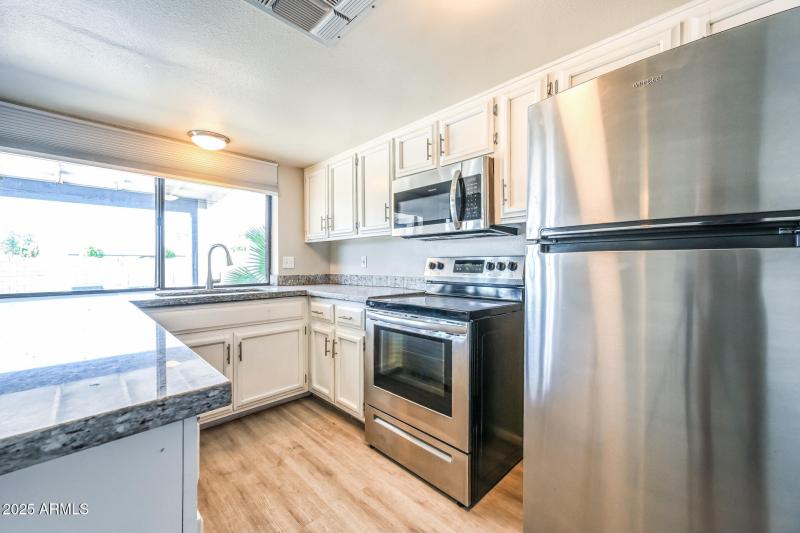 011-photo-kitchen-14680082