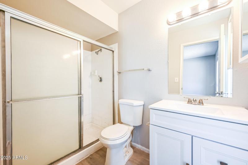 014-photo-main-bedroom-14680067