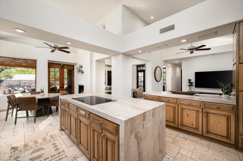 14-10060EBlueSkyDr-14