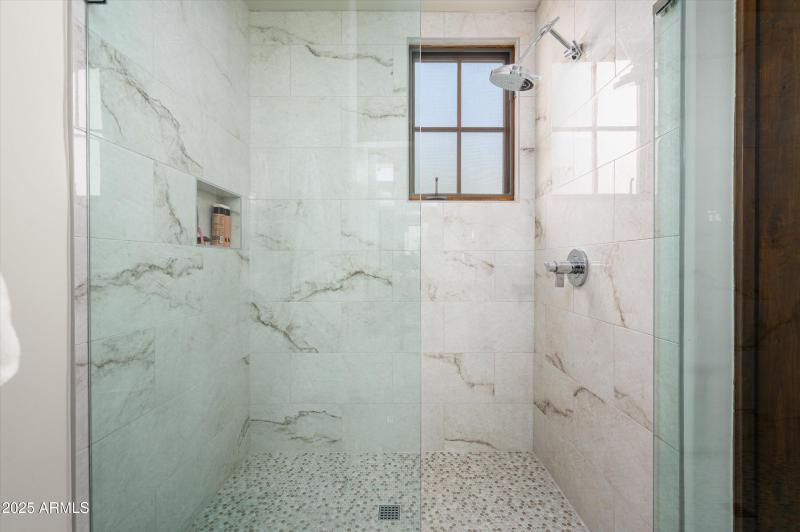 24-10060EBlueSkyDr-24