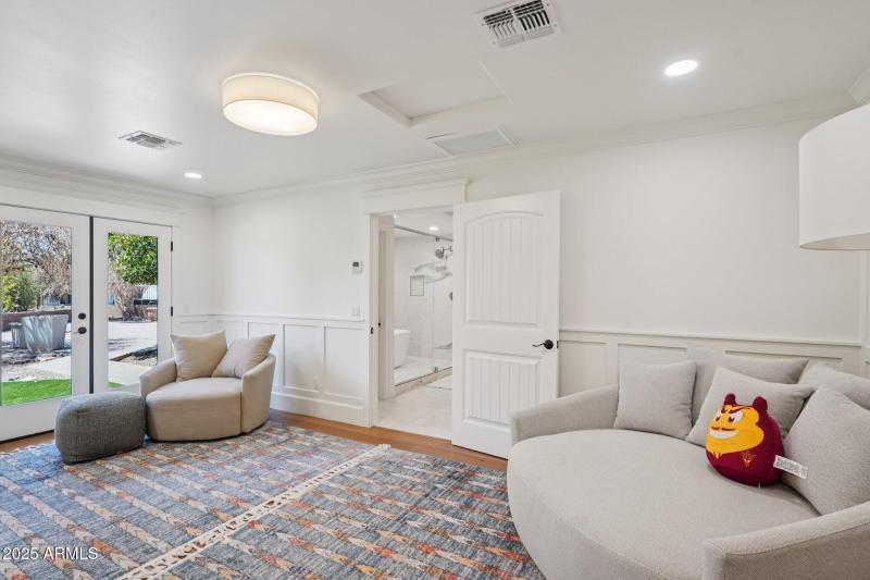 Primary bedroom sitting area