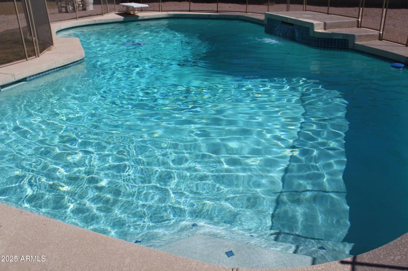 Sparkling Diving Pool