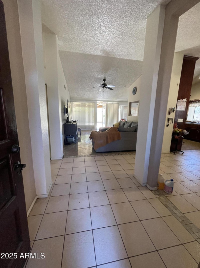 Entrance_8717WWilshire