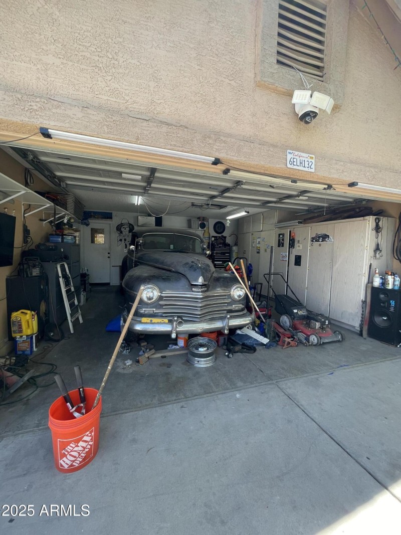 Garage_8717WWilshire